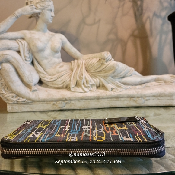 L.A.M.B. Gwen Stefani Logo Paint Spill Graffiti Wallet Leather PVC Designer #45 - Picture 8 of 12